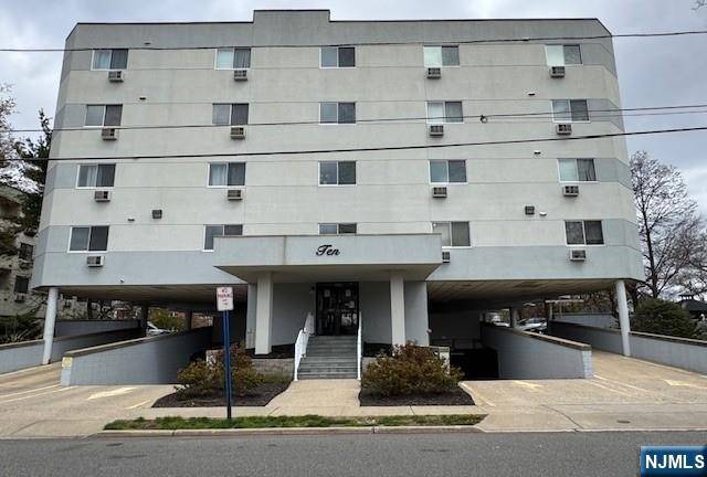 Hackensack, NJ 07601,10 Orchard ST #2H