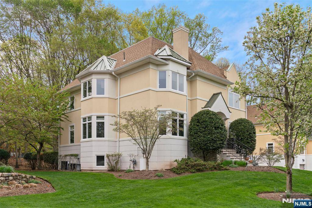 Old Tappan, NJ 07675,161 Winding WAY