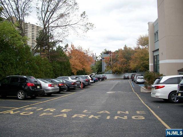 Fort Lee, NJ 07024,1605 John ST #203