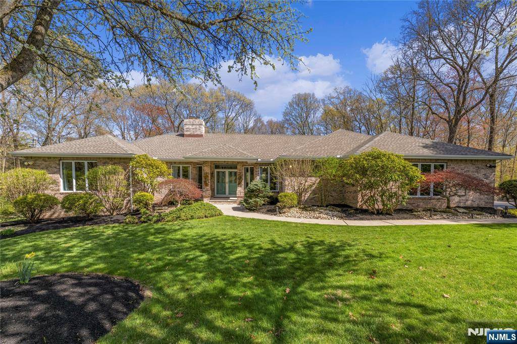 Kinnelon Borough, NJ 07405,5 Honeysuckle LN