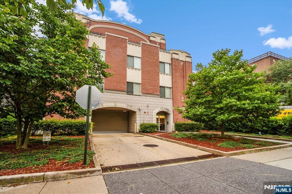 25 Duncan AVE #210, Jersey City, NJ 07304