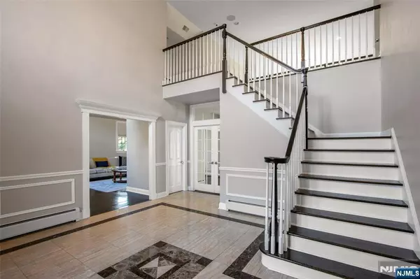 Franklin Lakes, NJ 07417,300 Skyridge RD