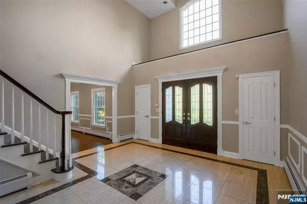 Franklin Lakes, NJ 07417,300 Skyridge RD