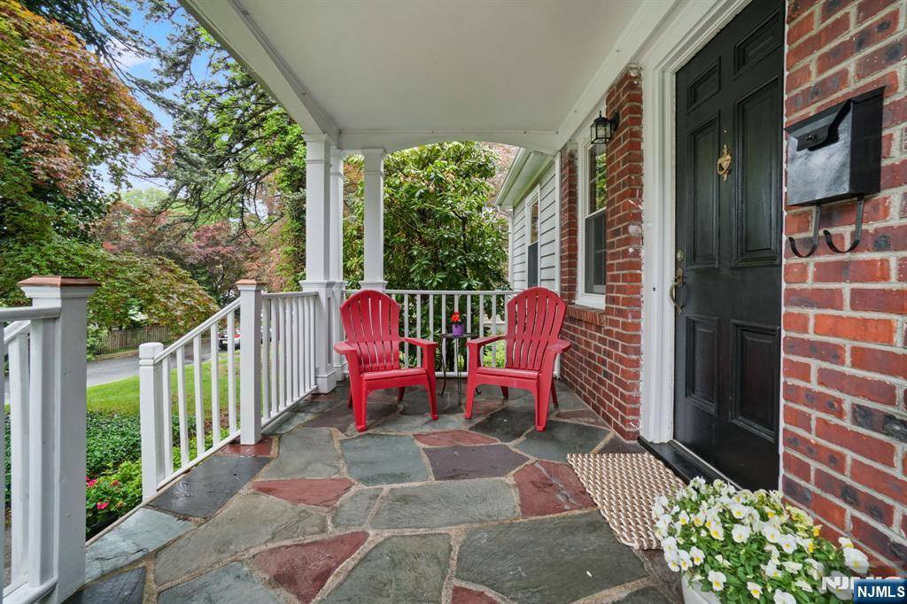 Midland Park, NJ 07432,4 Westview PL