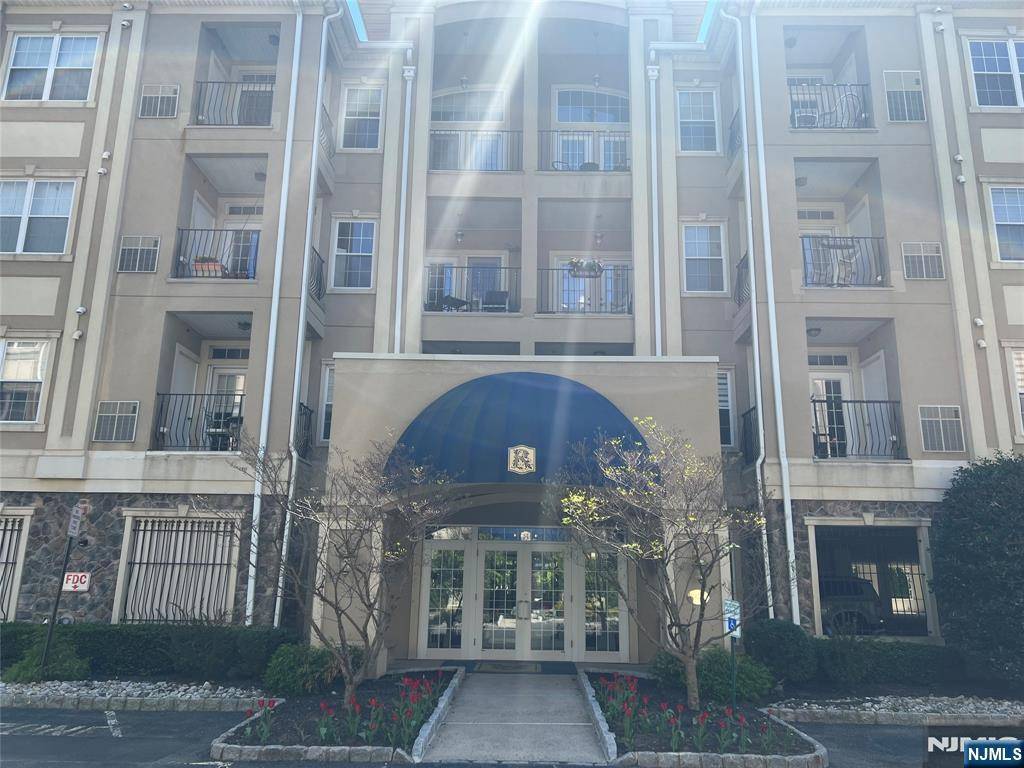 Clifton, NJ 07013,7109 Ravenscroft RD #556