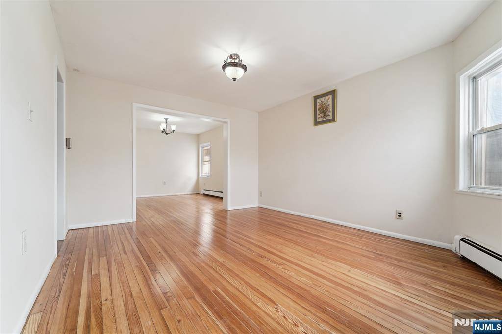 Kearny, NJ 07032,250 Maple ST