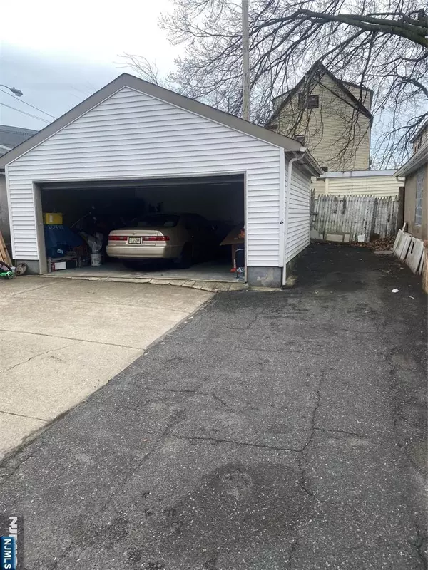 Passaic, NJ 07055,151 Van Buren ST