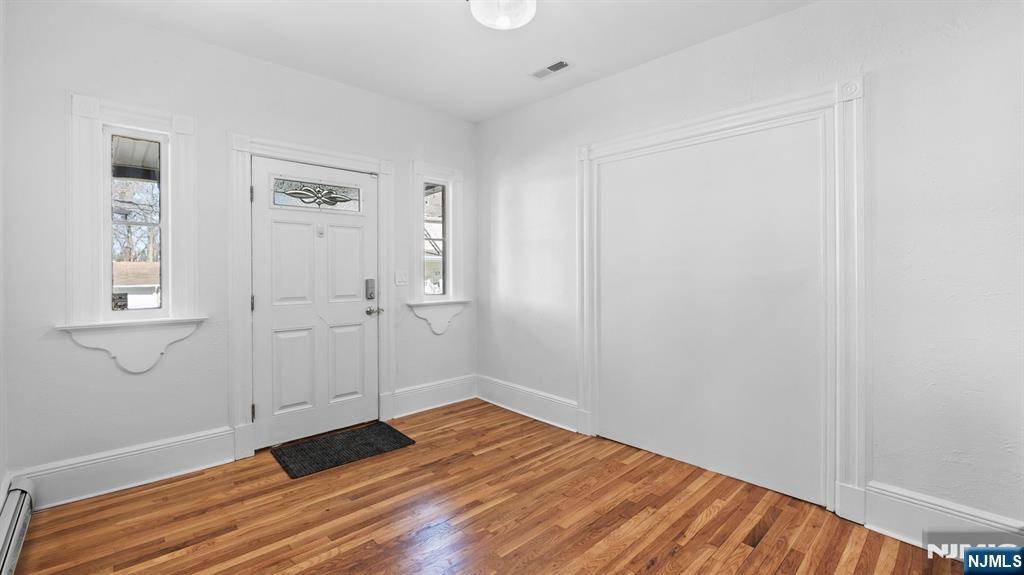 Ridgewood, NJ 07450,32 Brainard PL