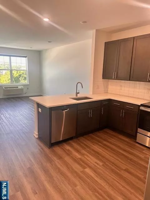 480 Paterson AVE #404, East Rutherford, NJ 07073
