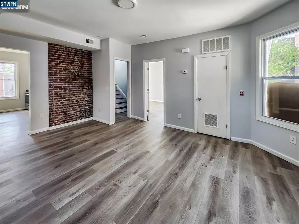 East Orange, NJ 07018,171 Burnett ST