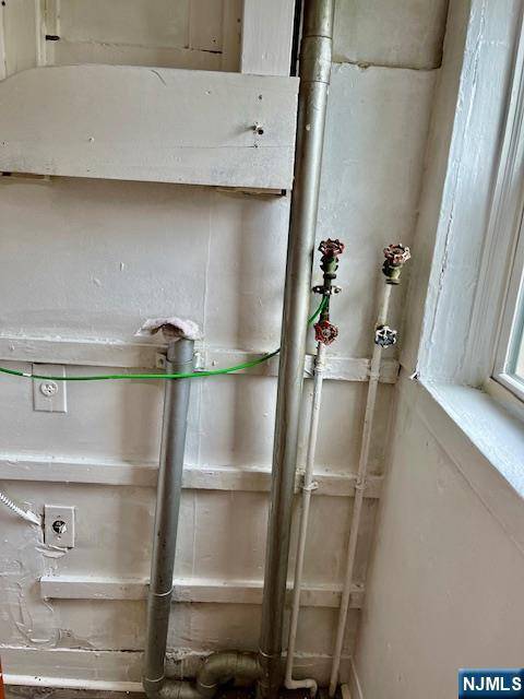 Ridgefield Park, NJ 07660,54 Winant AVE #2nd Floor