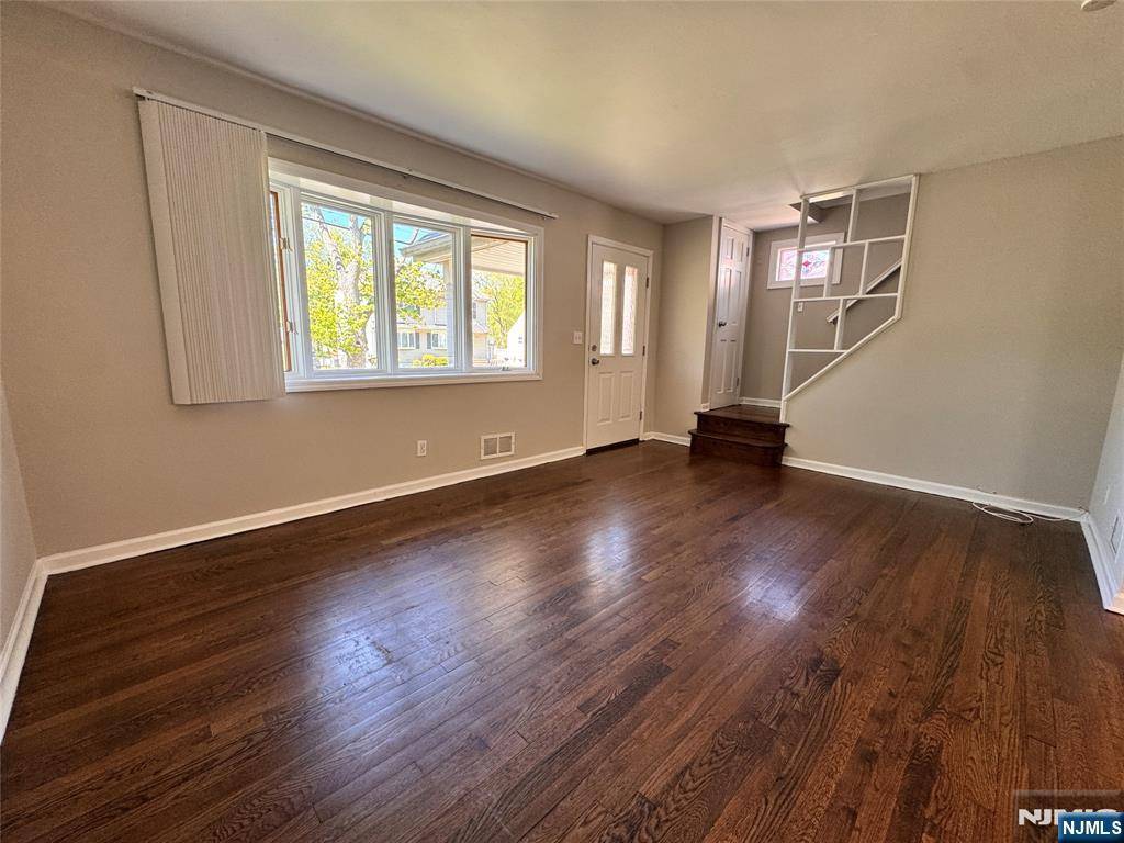 Woodland Park, NJ 07424,42 Vetrone DR