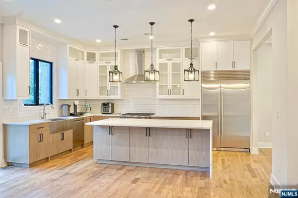 Livingston, NJ 07039,125 Hillside AVE