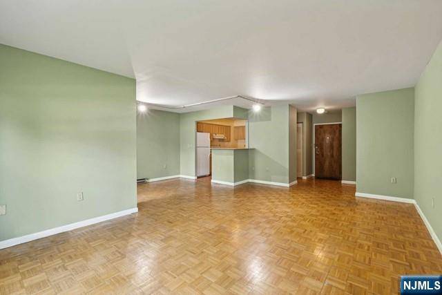 Edgewater, NJ 07020,1111 River RD #C6