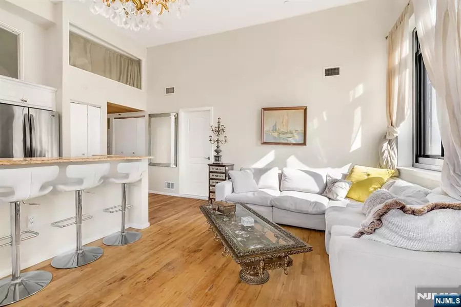 518-536 Gregory AVE #C408, Weehawken, NJ 07086