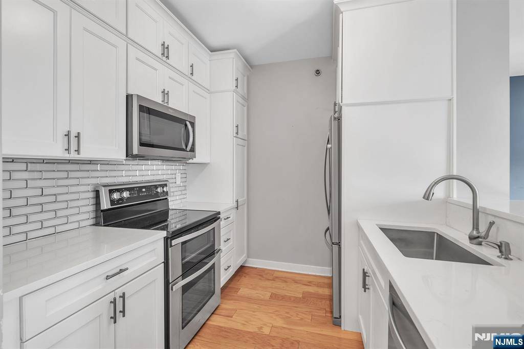 West New York, NJ 07093,24 Ave At Port Imperial #419