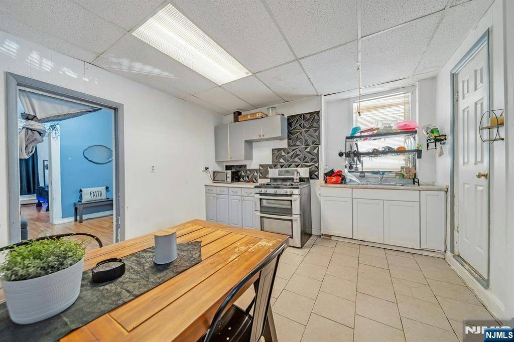 Belleville, NJ 07109,41 Heckel ST