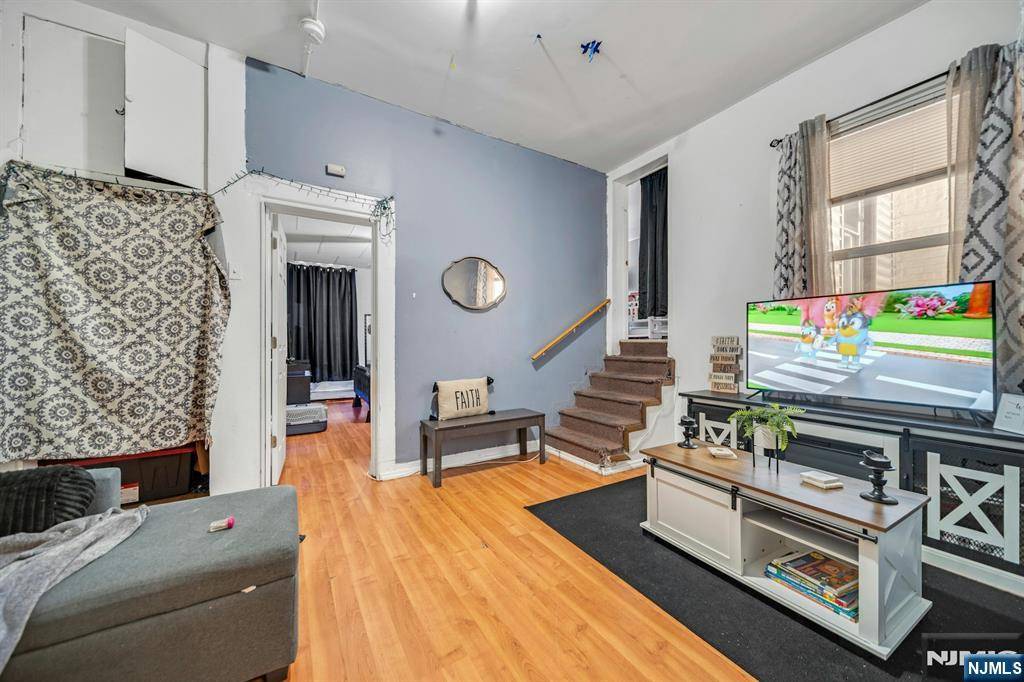 Belleville, NJ 07109,41 Heckel ST