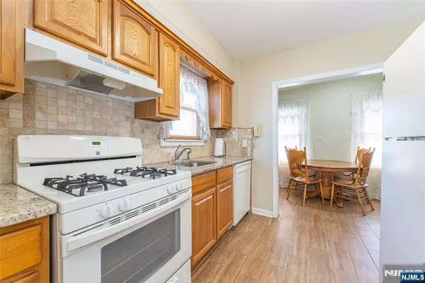 Belleville, NJ 07109,148 Linden AVE