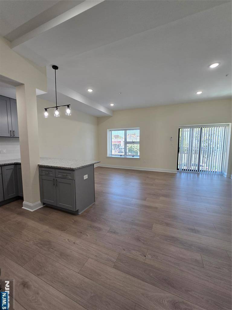 Kearny, NJ 07032,512 Kearny AVE #302