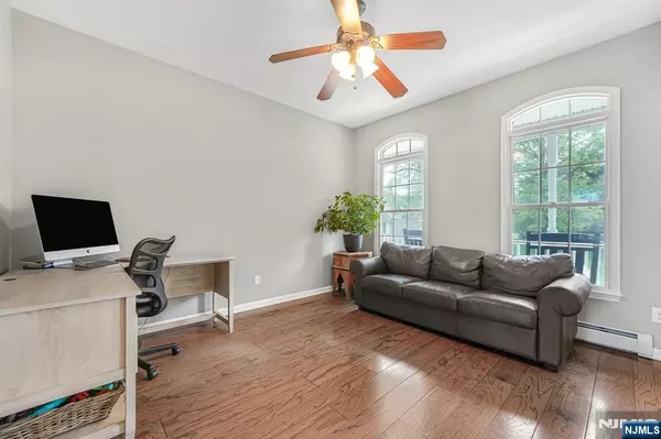 Montville Township, NJ 07045,3 Clay DR