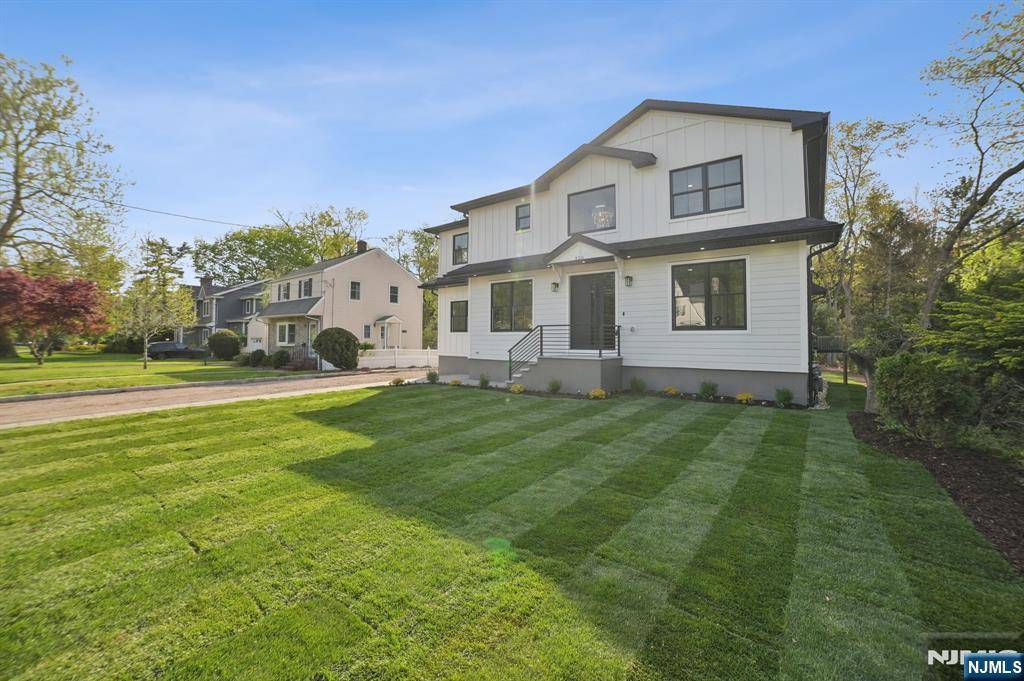 Ridgewood, NJ 07450,326 Northern Pkwy