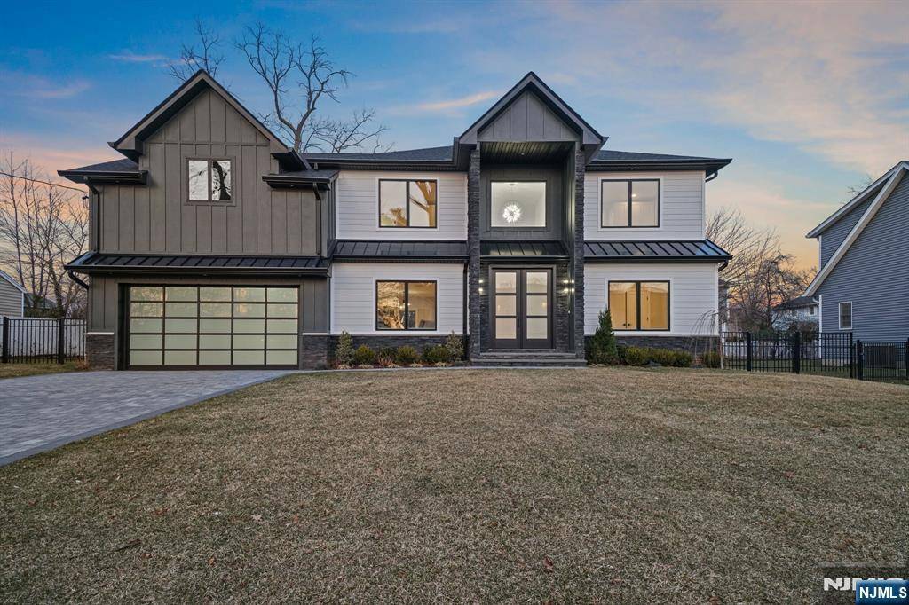 131 Winslow TER, Glen Rock, NJ 07452