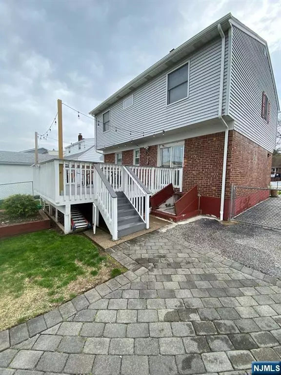 Rochelle Park, NJ 07662,66 Lexington AVE