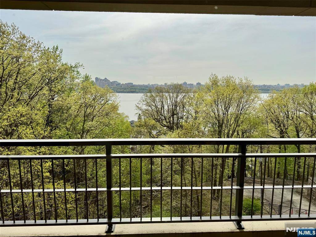 Fort Lee, NJ 07024,4 Horizon #G-19