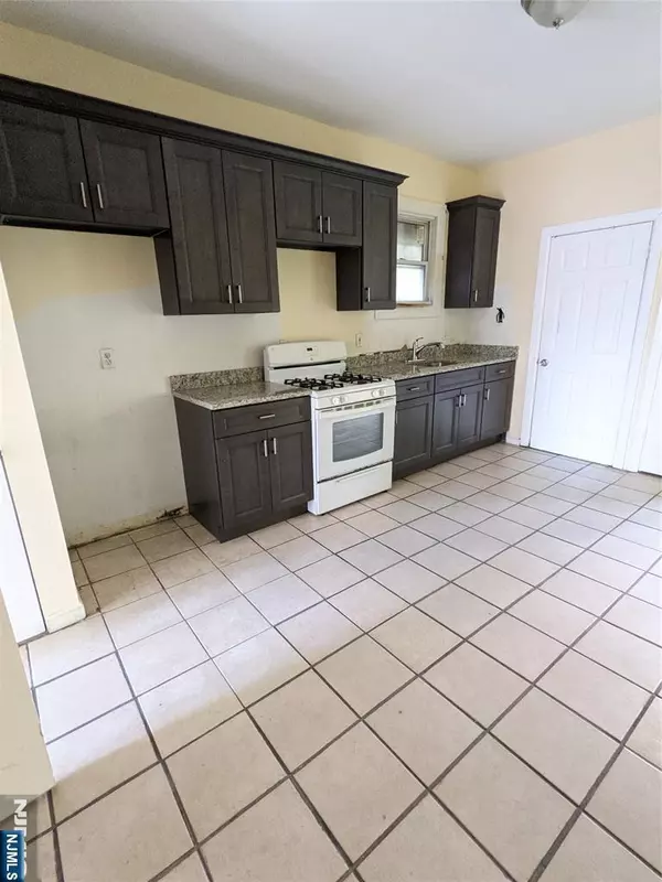 339 Howe AVE, Passaic, NJ 07055