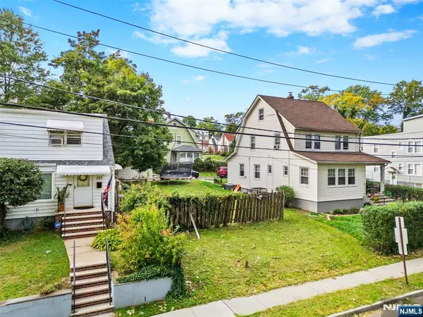 Orange, NJ 07050,389 Olcott ST