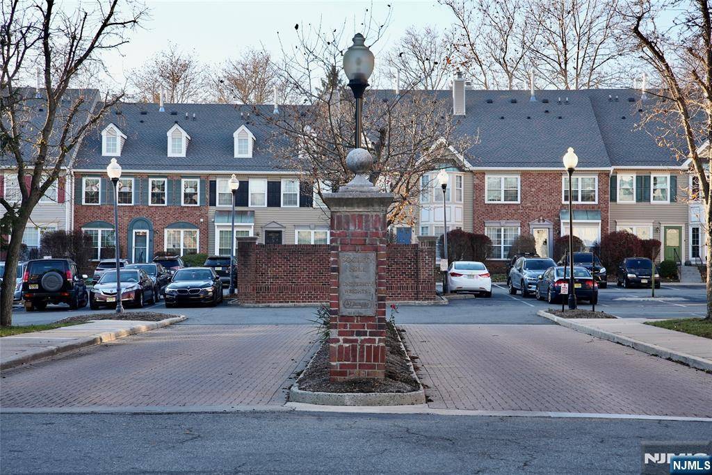 Newark, NJ 07103,24 Howard CT #603