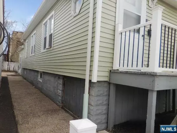 Hackensack, NJ 07601,222 Washington AVE