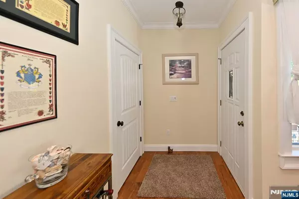 Pompton Lakes, NJ 07442,115 Laurel AVE