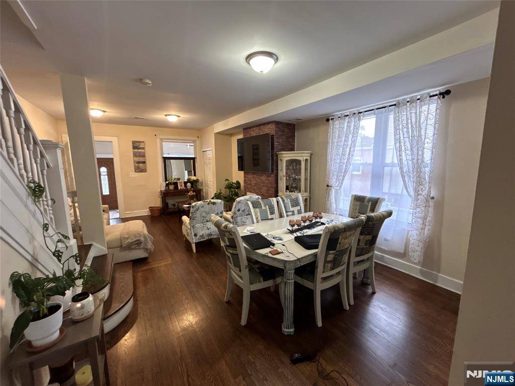 Kearny, NJ 07032,424 Devon ST