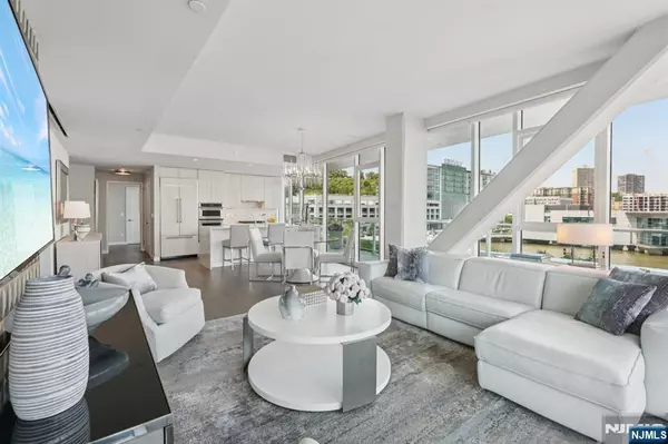 Weehawken, NJ 07086,800 Ave At Port Imperial BLVD #305