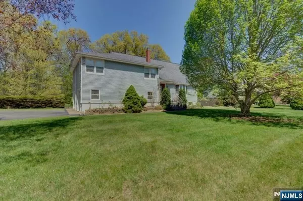 Wayne, NJ 07470,167 Valley RD