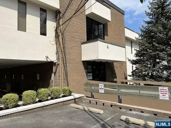 Fort Lee, NJ 07024,1555 Center AVE #C