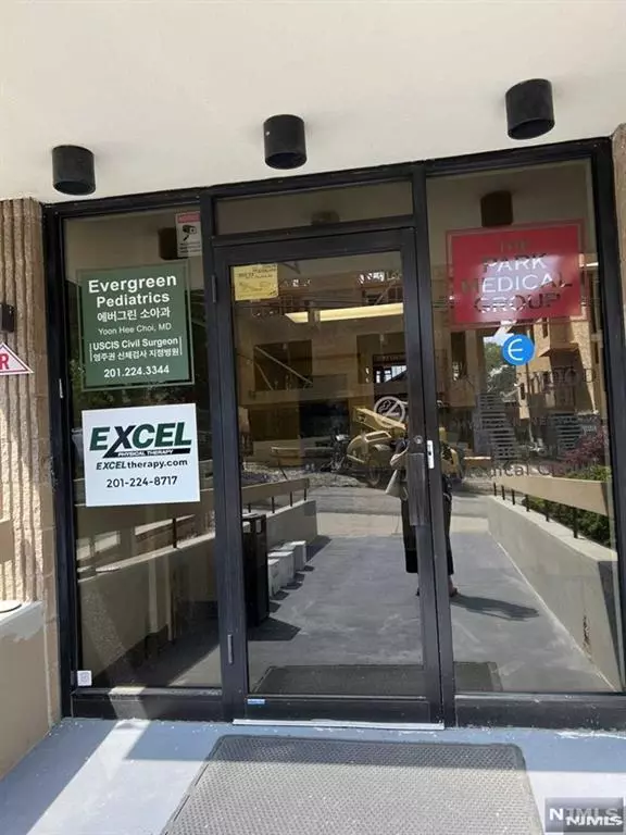 Fort Lee, NJ 07024,1555 Center AVE #C