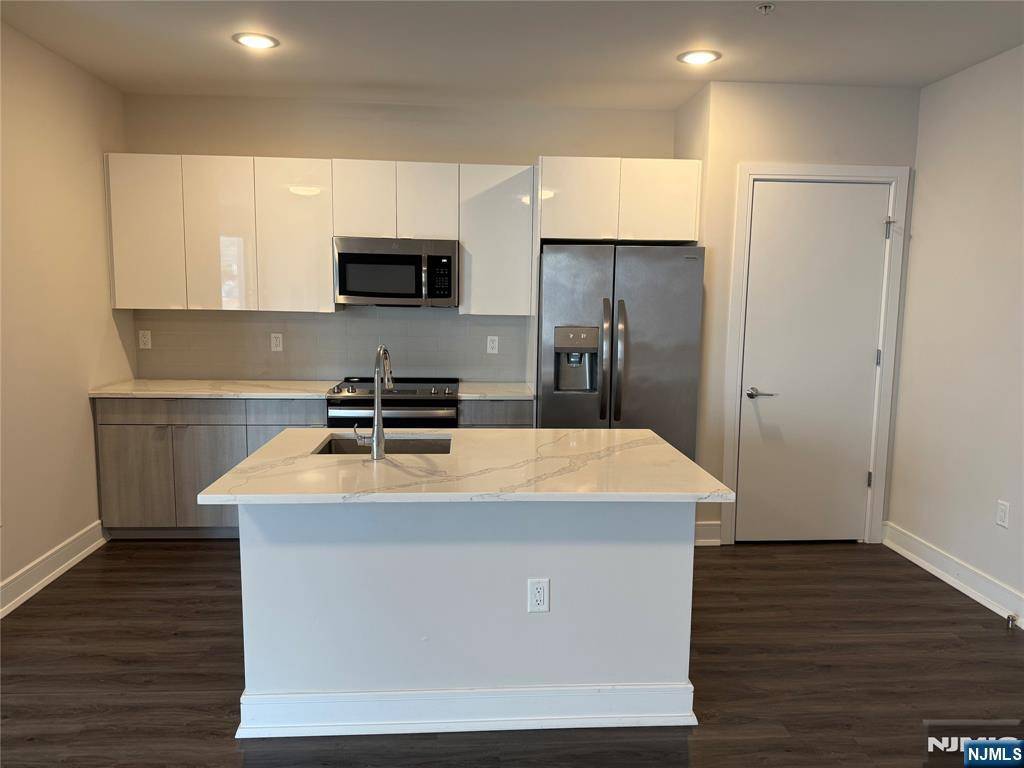 470 Main ST #523, Fort Lee, NJ 07024