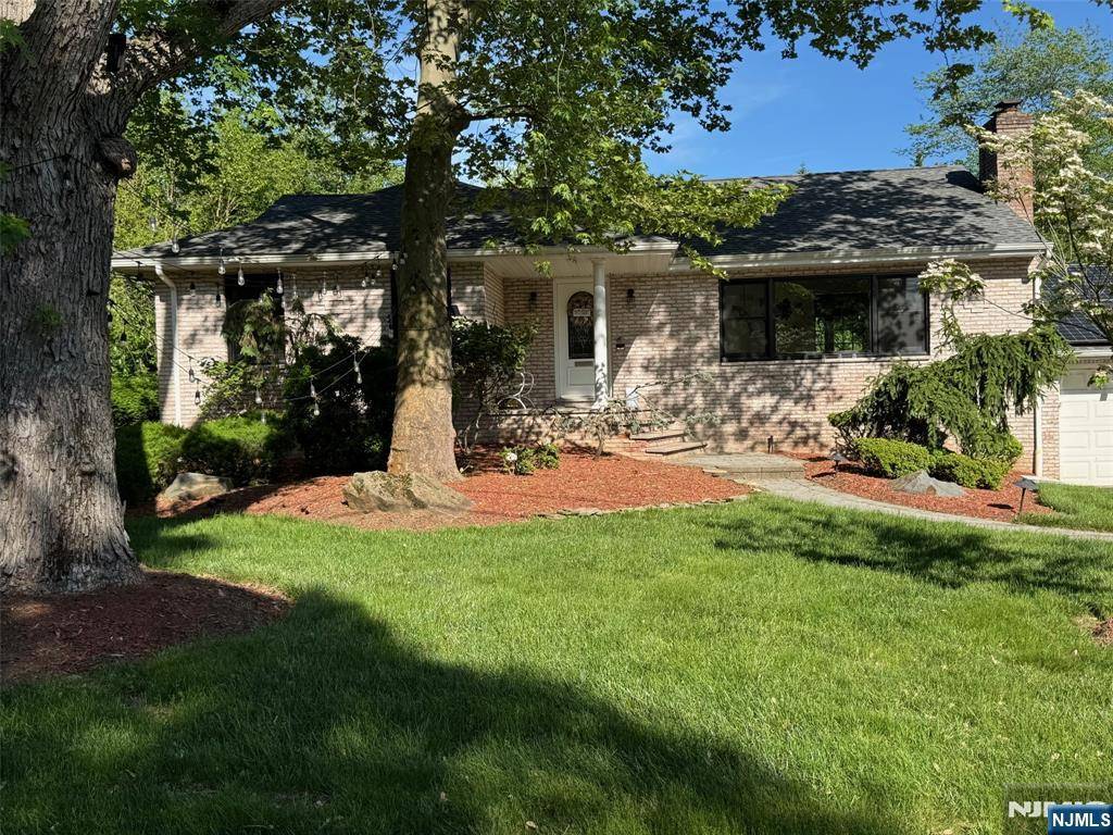 Harrington Park, NJ 07640,443 Lynn ST