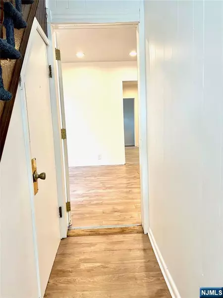 53 Mission ST #1, Montclair, NJ 07042