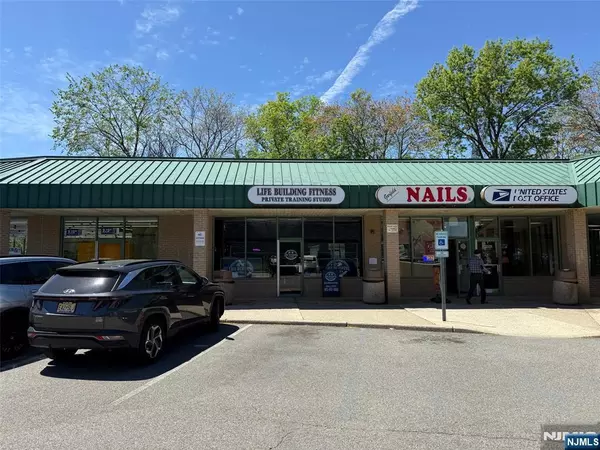 Garfield, NJ 07026,85 OUTWATER LN #Former H&R Bloc