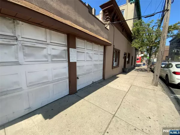 West New York, NJ 07093,6314 Broadway