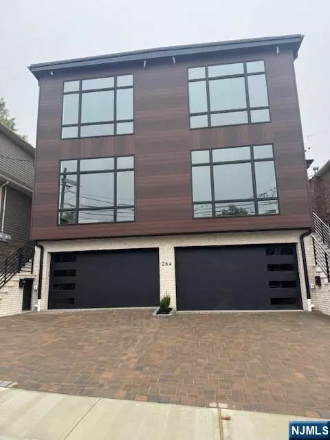 264 11th ST #Unit B, Palisades Park, NJ 07650