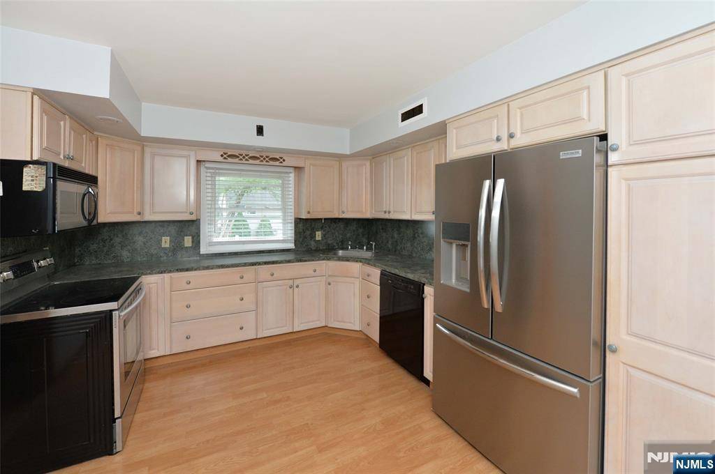 Fair Lawn, NJ 07410,0-09 28th ST