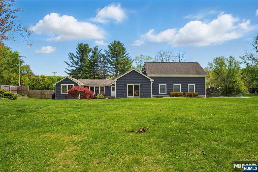 4 Towpath RD, Denville Township, NJ 07834