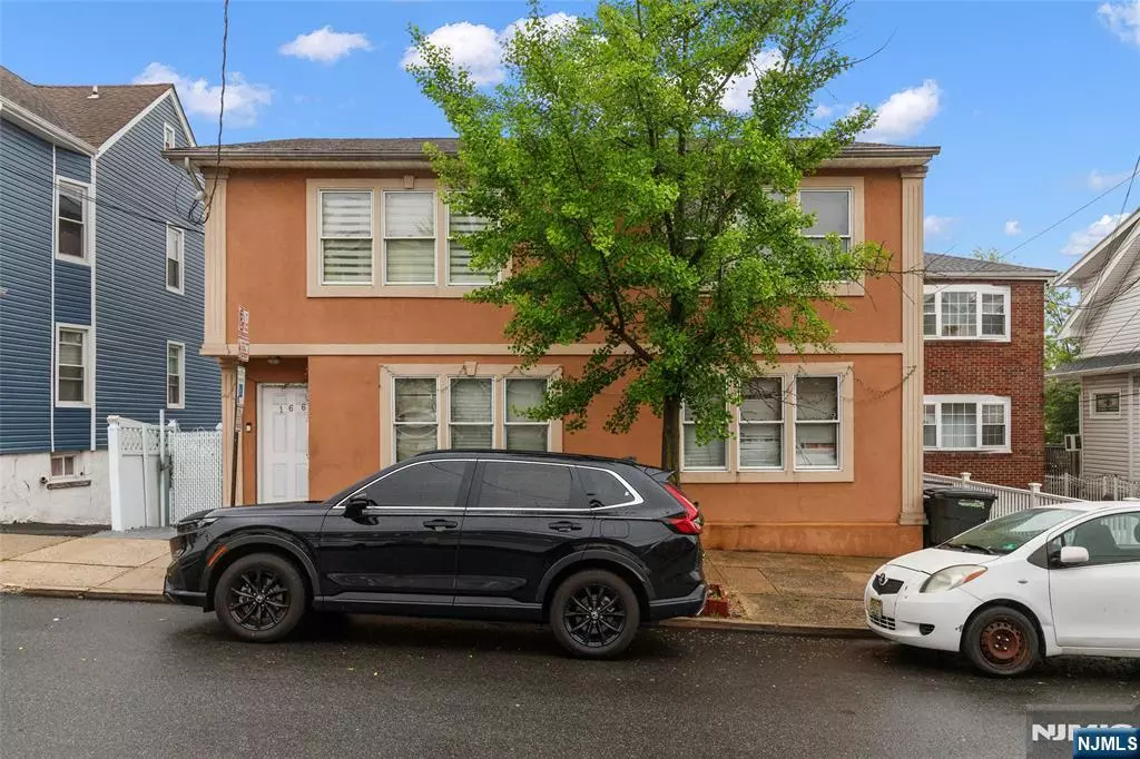 Paterson, NJ 07524,164-166 17th ST