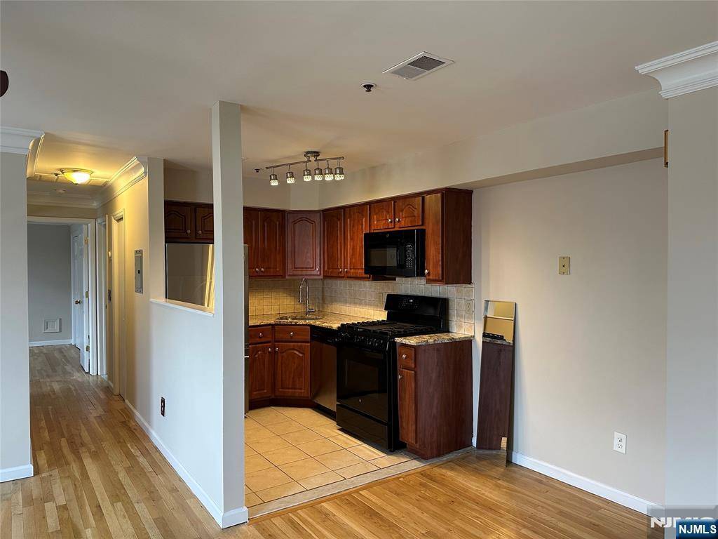 Union City, NJ 07087,401 Bergenline AVE #13