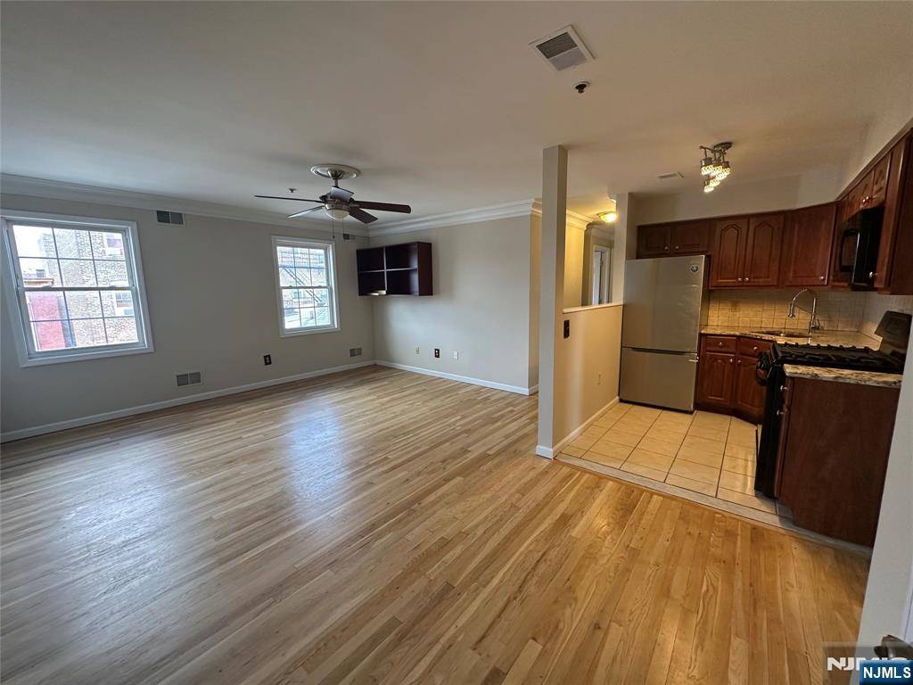 Union City, NJ 07087,401 Bergenline AVE #13
